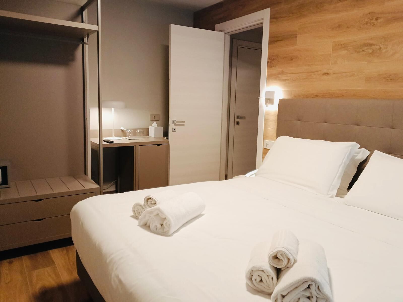 Familjerum | Värdeförvaringsskåp på rummet, skrivbord, ljudisolering och gratis wi-fi