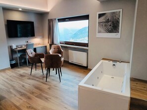 Junior Room | In-room safe, desk, soundproofing, free WiFi - Lift Hotel  (Sauze d'Oulx)