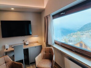 Chambre Junior | Coffre-fort, bureau, système d’insonorisation, accès au Wi-Fi (inclus)