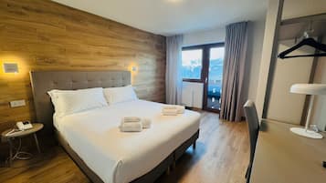 Tripla Classic | Una cassaforte in camera, una scrivania, insonorizzazione