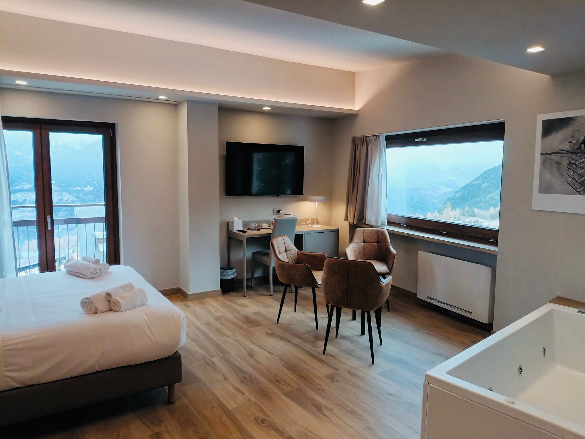 Juniorrum | Värdeförvaringsskåp på rummet, skrivbord, ljudisolering och gratis wi-fi