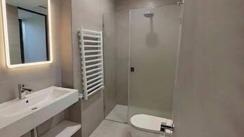 Classic Double Room | Bathroom | Shower, hair dryer, towels, soap
