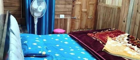 Quarto casal clássico, vista para a montanha | Wi-Fi de cortesia