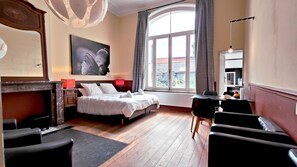 2 bedrooms, free WiFi, bed sheets - 4-person family suite (Bruxelles)