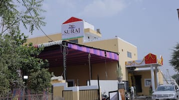 Façana frontal de l'allotjament