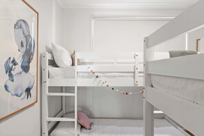 3 bedrooms, iron/ironing board, WiFi, bed sheets