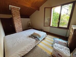 5 slaapkamers, een strijkplank/strijkijzer