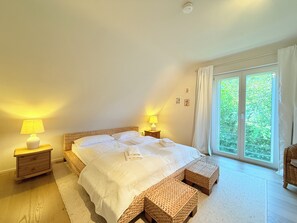 4 makuuhuonetta, silitysrauta/-lauta, internet, vuodevaatteet