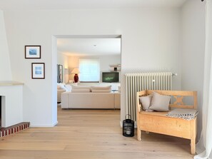 TV, DVD player, table tennis, stereo