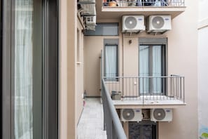 Appartement, 2 chambres, cuisine, vue ville | Balcon