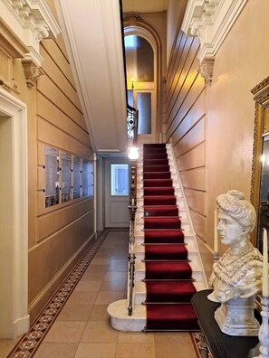 Interior - 4-person suite (Bruxelles)