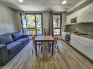 Dining - Studio in Las Palmas Near Playa de Las Canteras (Las Palmas de Gran Canaria)