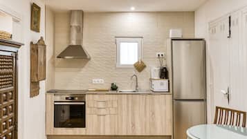 KylskÄp, mikrovÄgsugn, ugn och spishÀll