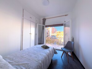 Bügeleisen/Bügelbrett, WLAN, Bettwäsche