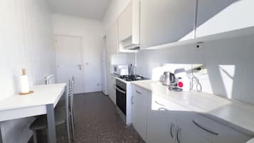 Four à micro-ondes, surface de cuisson