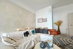Family Apartment, Multiple Bedrooms (Le Conchiglie Di Grace) | 2 bedrooms, WiFi, bed sheets - Le Conchiglie Di Grace (Alassio)