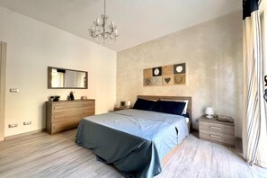 Familienapartment, 2 Schlafzimmer (Le Conchiglie Di Grace) | 2 Schlafzimmer, WLAN, Bettwäsche
