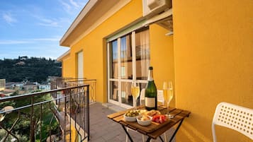 Familienapartment, Mehrere Schlafzimmer (Le Conchiglie Di Grace) | Speisen im Freien