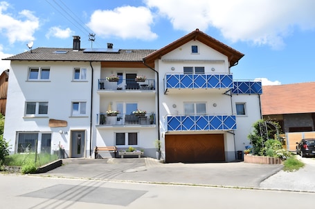 Exterior. Apartment 'Hall' with Wi-Fi