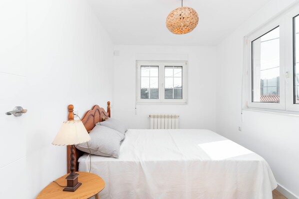 3 habitaciones y ropa de cama