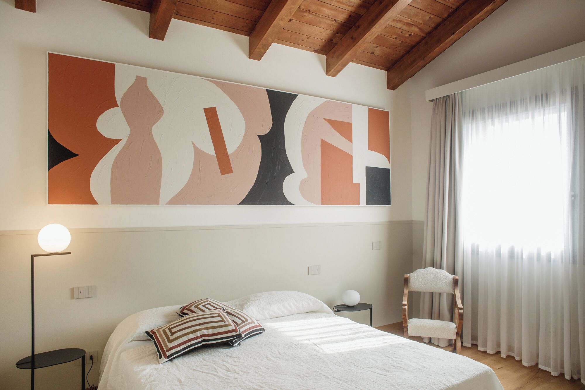 Deluxe Room | Free cribs/infant beds, free WiFi, bed sheets