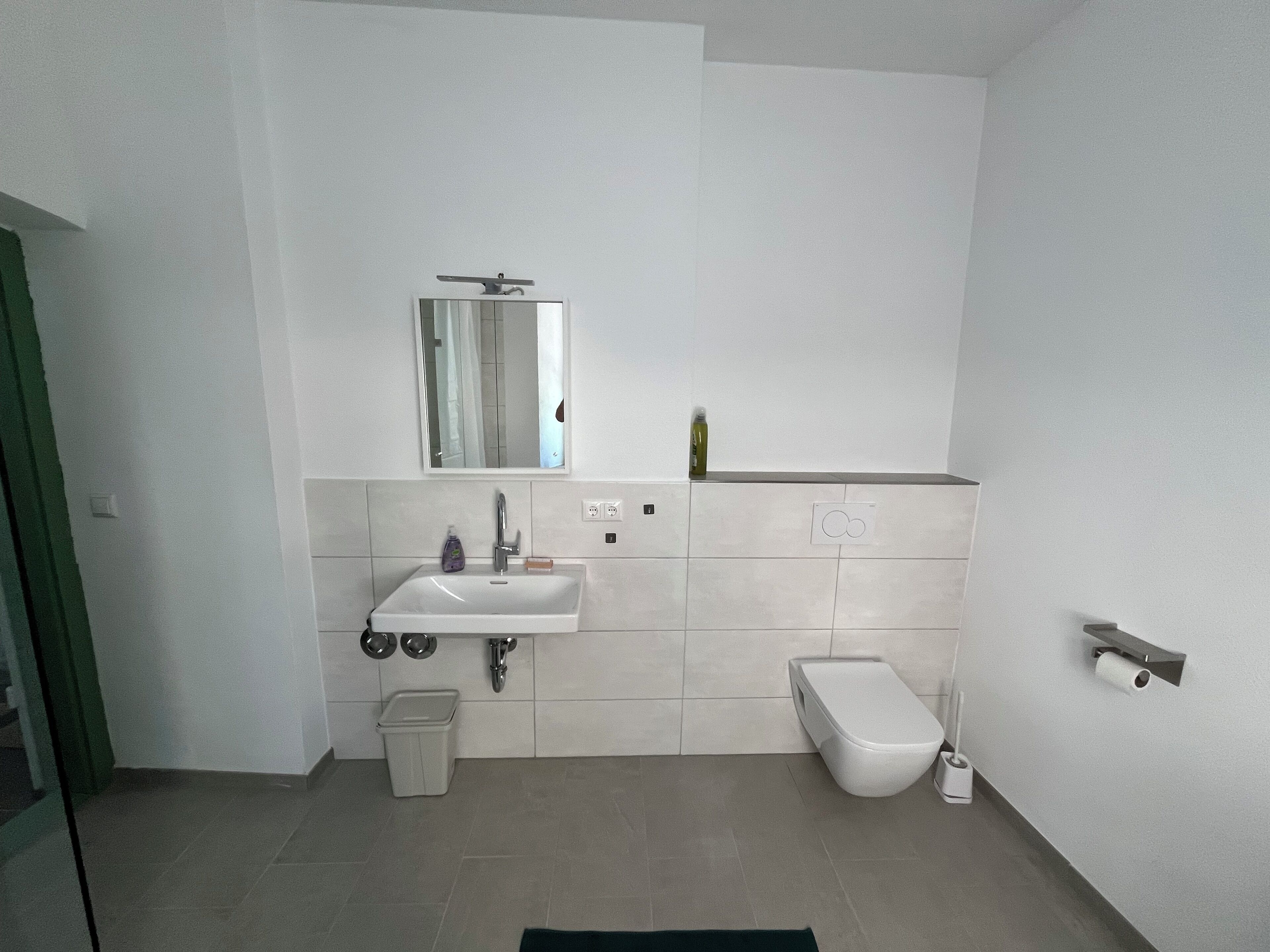 Dusche, Handtücher, Seife, Toilettenpapier