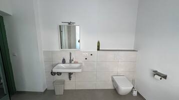 Dusche, Handtücher, Seife, Toilettenpapier