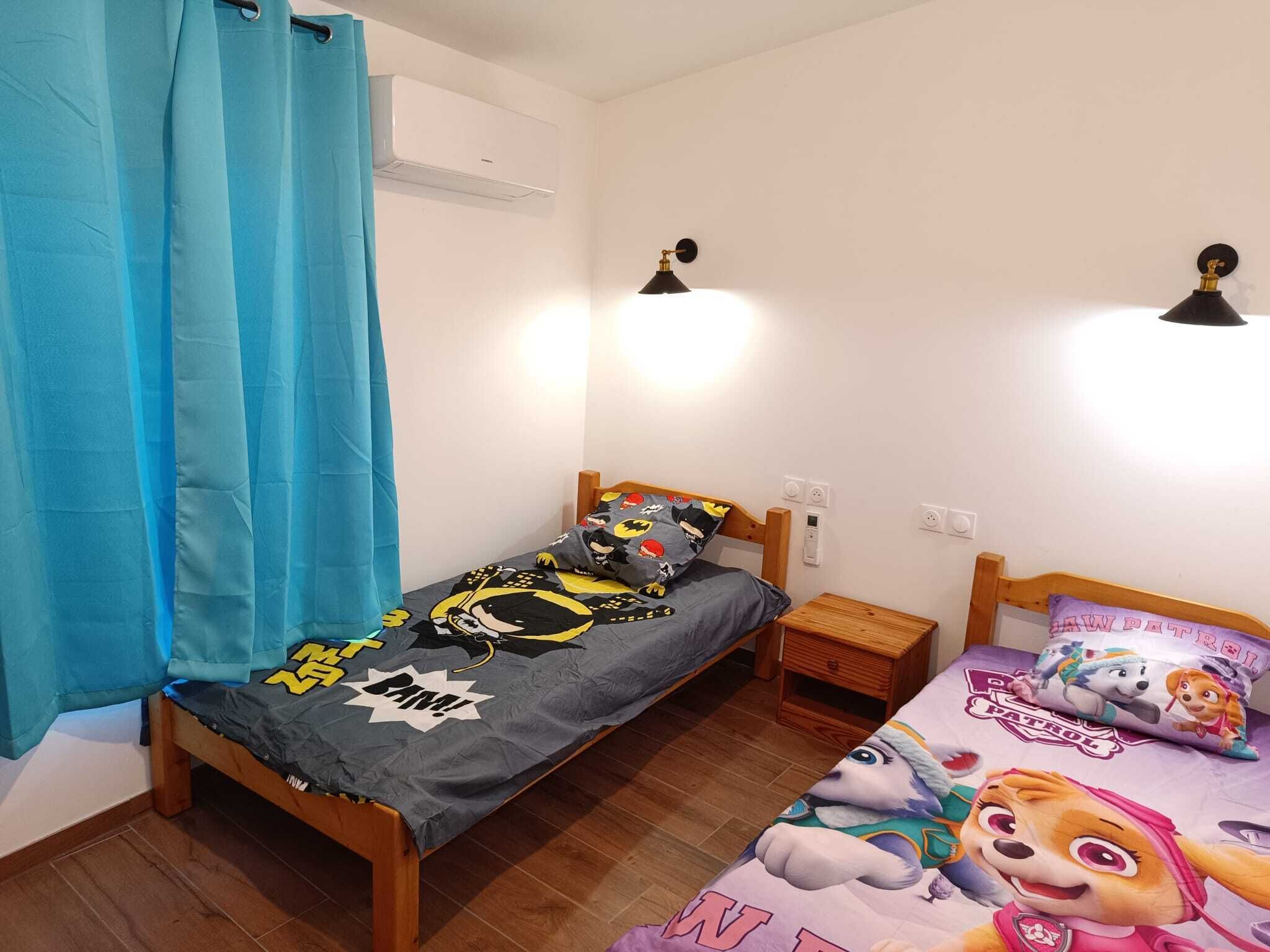 2 室のベッドルーム、アイロン / アイロン台、WiFi、ベッドシーツ