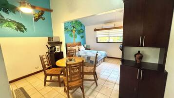 Bureau, Wi-Fi gratuit, draps fournis