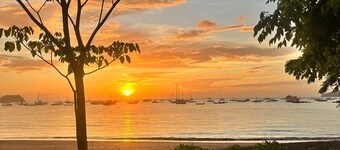 Grandy Oasis Villa with Private Pool