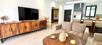 Grandy Oasis Villa with Private Pool