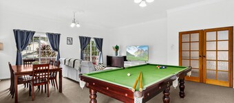 Loftus Spacious Getaway