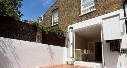 London Luxe Retreat With 5 Bedrooms