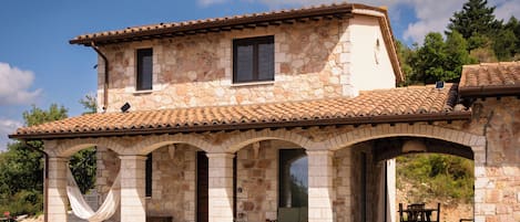 المنشأة من الخارج