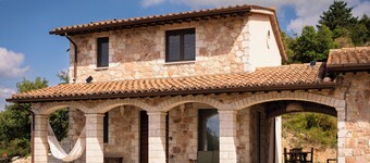 Apartment Terra, Agriturismo panoramic view in the woods in the center of Umbria