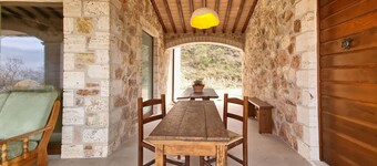 Farmhouse with panoramic views surrounded by forest in the center of Umbria