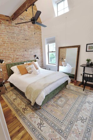 3 bedrooms, iron/ironing board, travel crib, WiFi