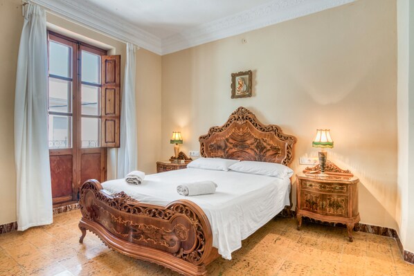 3 bedrooms, WiFi, bed sheets