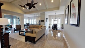 Living area - AVAILABLE NOW - Harbour Isle - 3 Brdm / 3 Bath - Sleep 8 - 30 DAY MIN RENTAL (Bradenton)