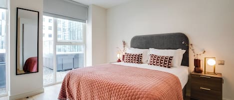 Apartment, Non Smoking, City View | Laptop workspace, iron/ironing board, free WiFi