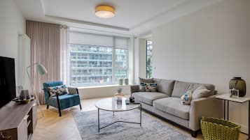 Apartment, Non Smoking, City View | Living area