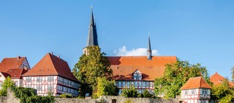 Apartment Theo in the 'Alte Schule' Holiday Home with Mountain View, Shared Terrace & Wi-Fi