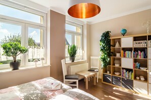 2 bedrooms, WiFi, bed sheets - Apartment Theo in the 'Alte Schule' Holiday Home with Mountain View, Shared Terrace & Wi-Fi (Ferna)