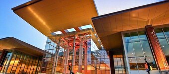 A Robin’s Nest with FREE parking in the heart of downtown Indianapolis.