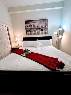 1 slaapkamer, een strijkplank/strijkijzer, gratis wifi, beddengoed