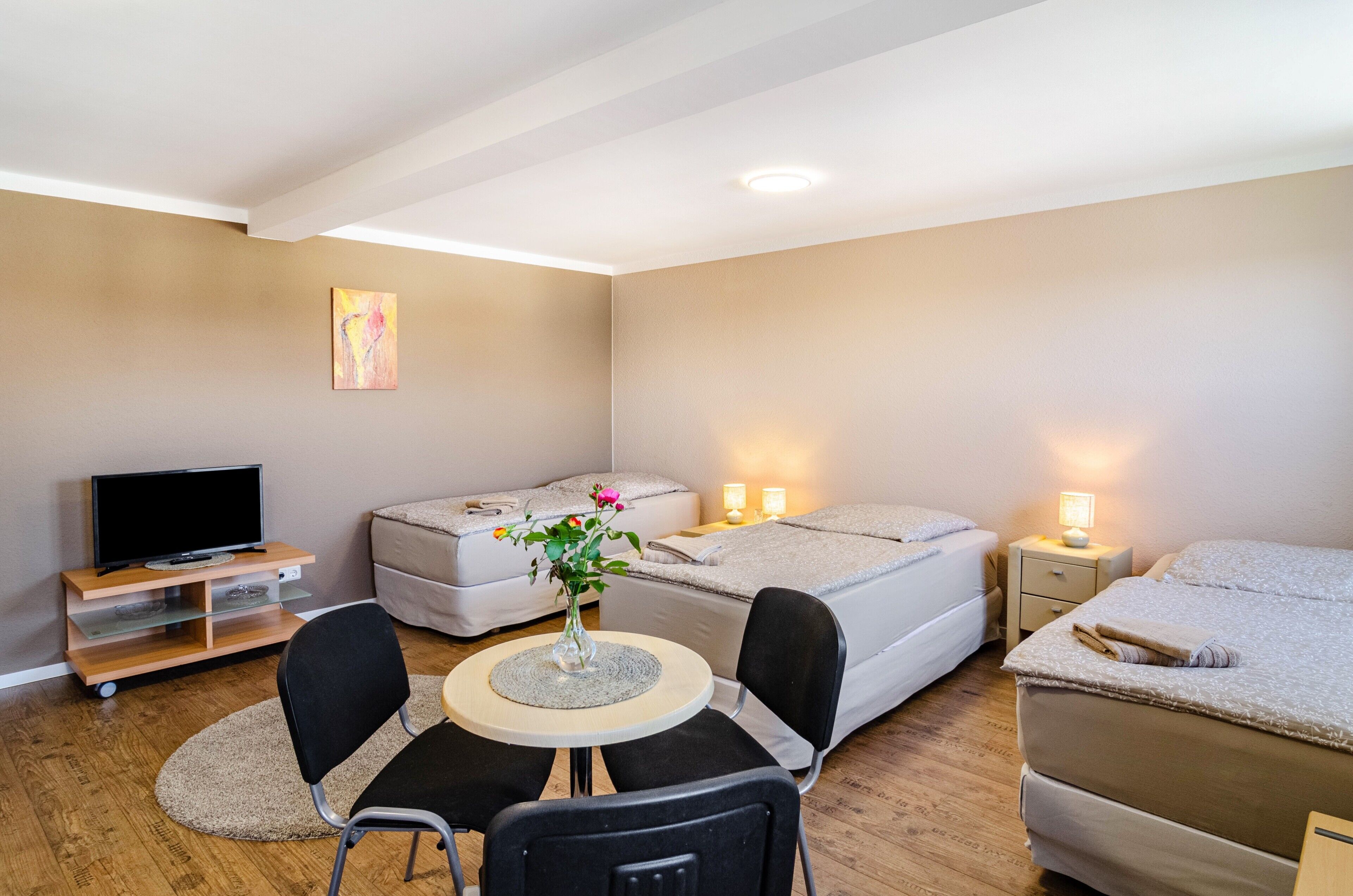 2 bedrooms, WiFi, bed sheets