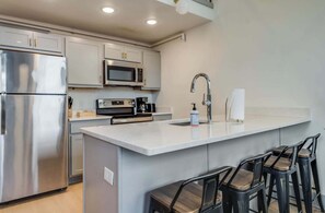 Fridge, microwave, oven, stovetop - Cozy 11-Unit Loft w/ Med District | Free Parking (Louisville)