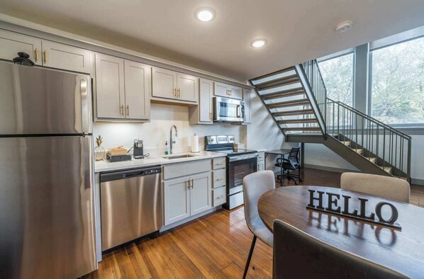 Fridge, microwave, oven, stovetop