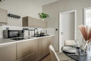 Fridge, microwave, oven, stovetop