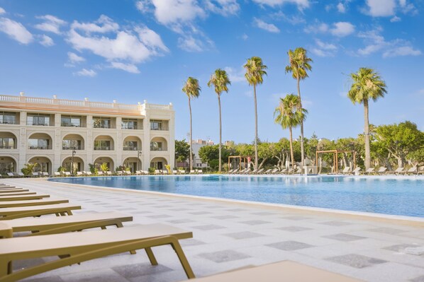2 outdoor pools - Helnan Antoniades Palace (Alexandria)